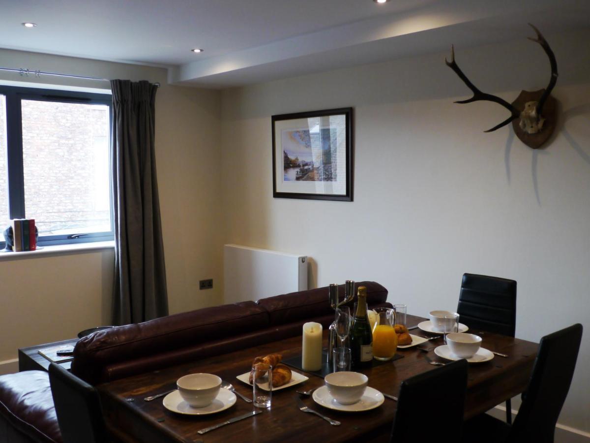 Vikings Two Bedroom Apartment With Free Parking. York Bagian luar foto